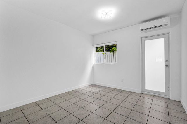 2291 SW 17th St, Miami, FL 33145