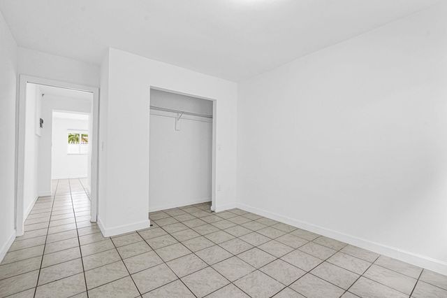 2291 SW 17th St, Miami, FL 33145