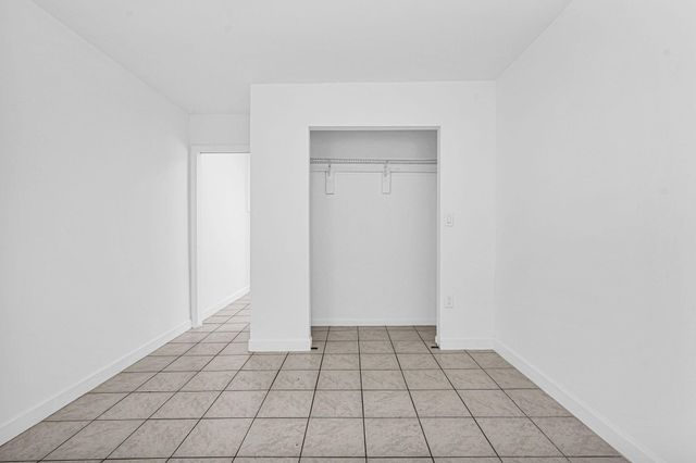 2291 SW 17th St, Miami, FL 33145