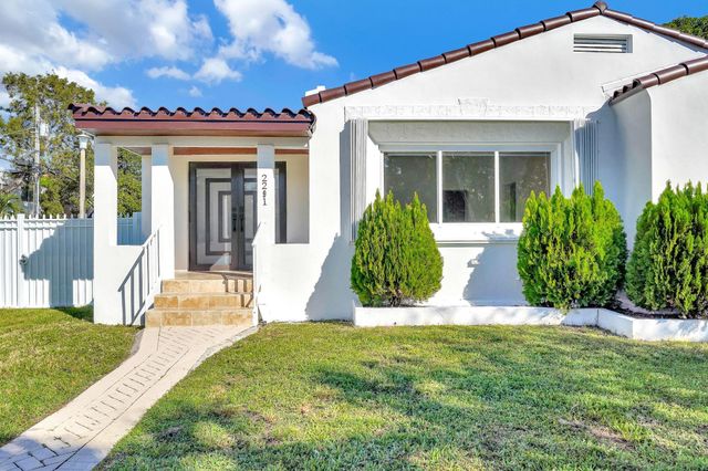 2291 SW 17th St, Miami, FL 33145