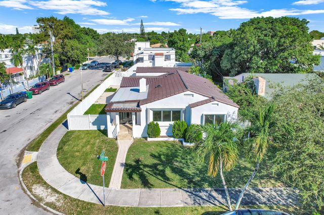 2291 SW 17th St, Miami, FL 33145