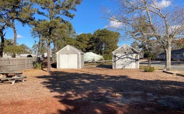 5 Polly Fisk Ln 5, Dennis, MA 02639