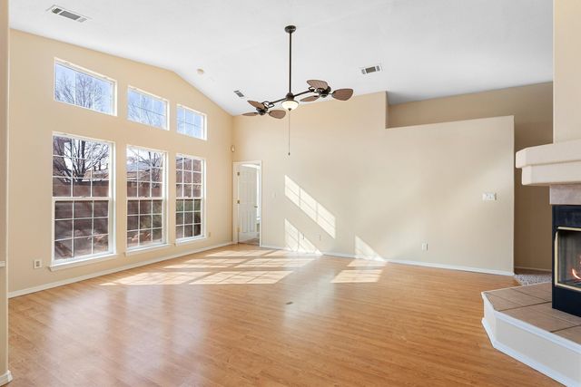 10239 Country Meadows Drive NW, Albuquerque, NM 87114