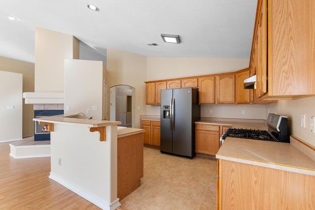 10239 Country Meadows Drive NW, Albuquerque, NM 87114