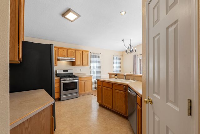 10239 Country Meadows Drive NW, Albuquerque, NM 87114