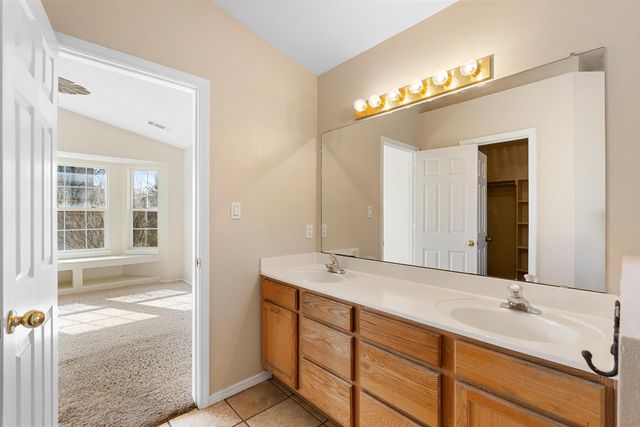 10239 Country Meadows Drive NW, Albuquerque, NM 87114