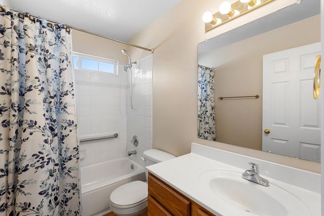 10239 Country Meadows Drive NW, Albuquerque, NM 87114