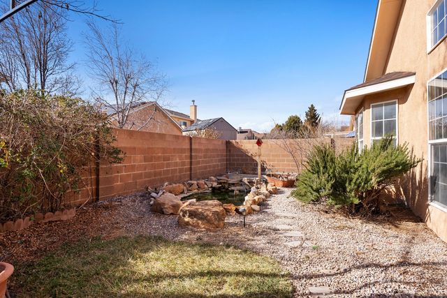 10239 Country Meadows Drive NW, Albuquerque, NM 87114
