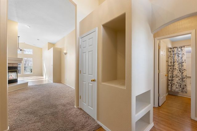 10239 Country Meadows Drive NW, Albuquerque, NM 87114