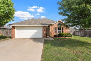 217 Knight Lane, Lacy Lakeview, TX 76705