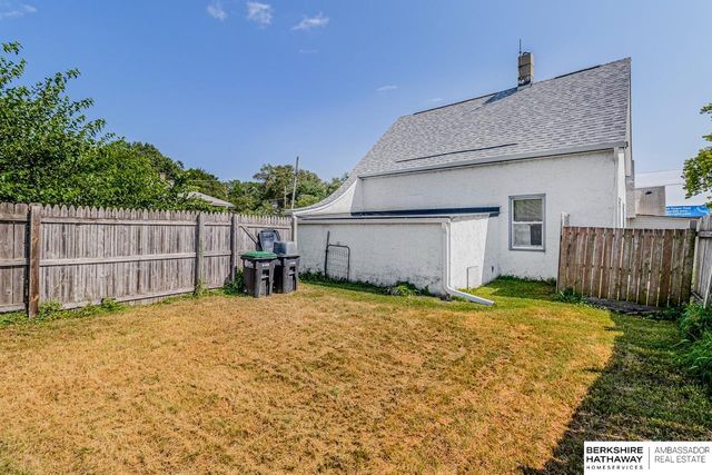 1122 N 46th Street, Omaha, NE 68132
