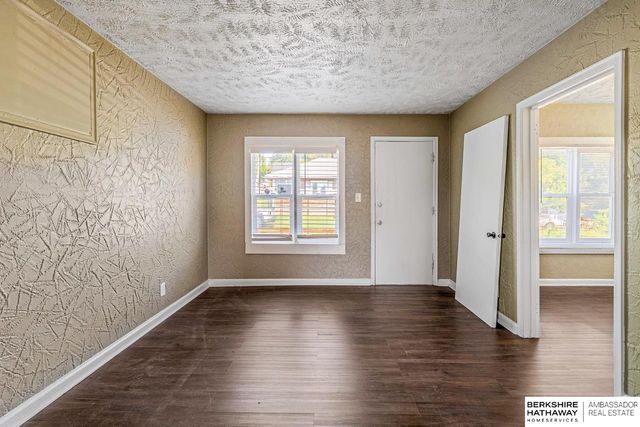1122 N 46th Street, Omaha, NE 68132