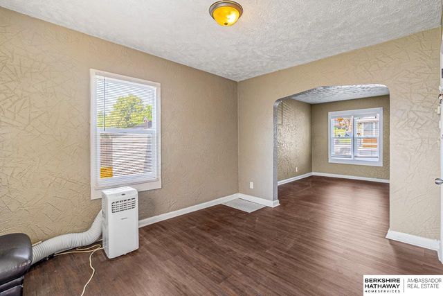 1122 N 46th Street, Omaha, NE 68132