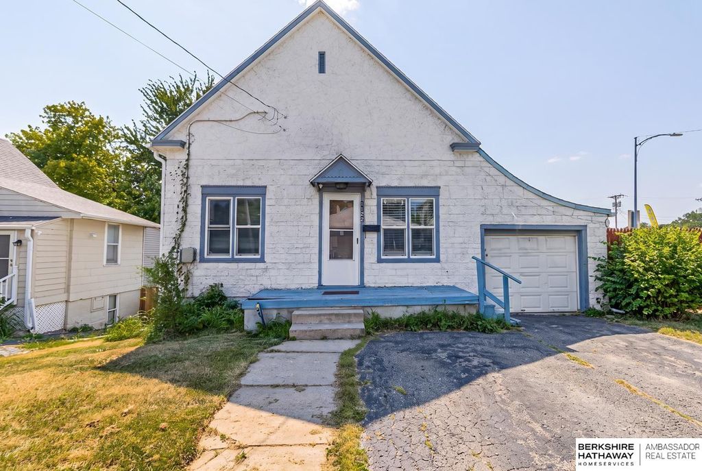 1122 N 46th Street, Omaha, NE 68132