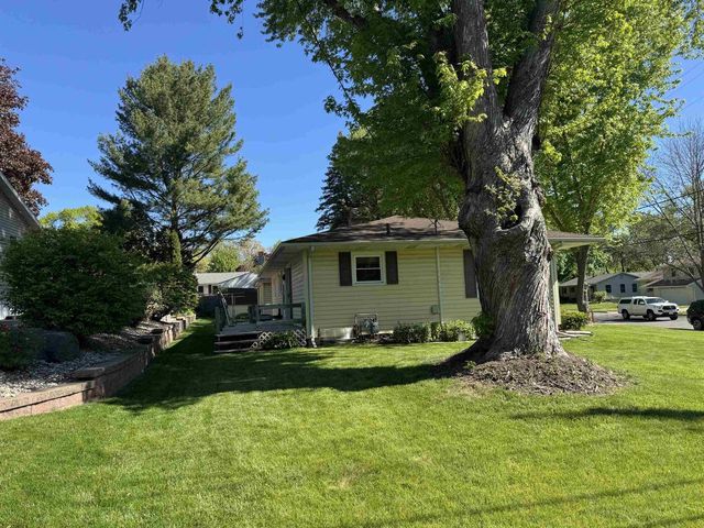 5403 Winnequah Road, Monona, WI 53716