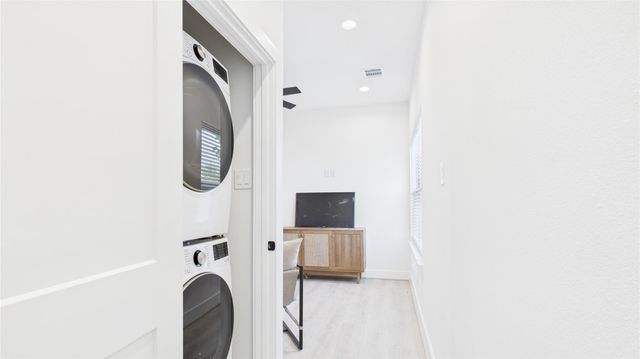 805 Brooks Street A, Houston, TX 77009