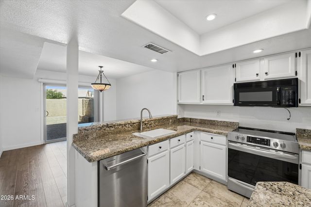 13826 S 41ST Place, Phoenix, AZ 85044