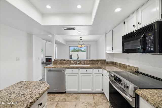 13826 S 41ST Place, Phoenix, AZ 85044