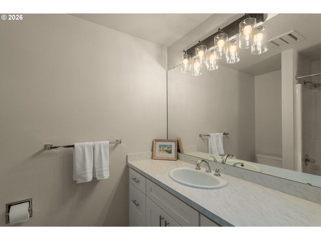 8605 Sw 90TH Ave, Portland, OR 97223