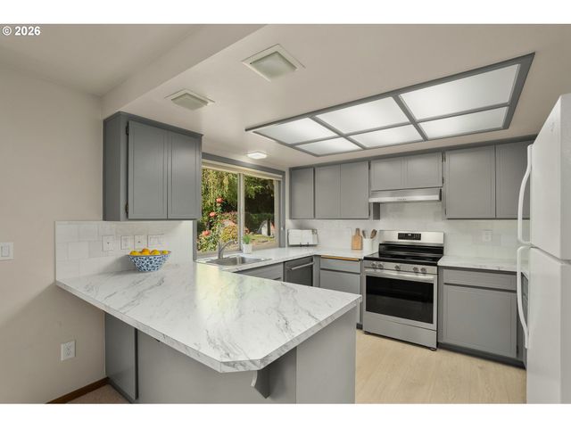 8605 Sw 90TH Ave, Portland, OR 97223