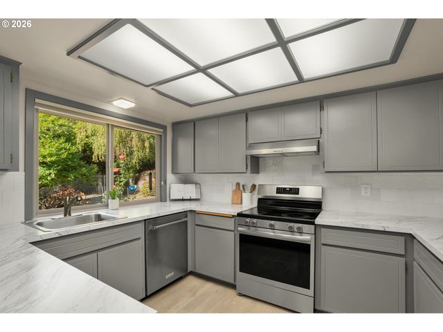 8605 Sw 90TH Ave, Portland, OR 97223