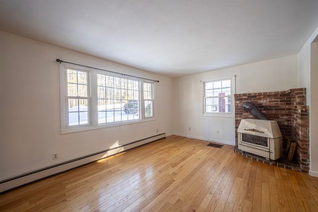 31 Tami Lane, Epping, NH 03042