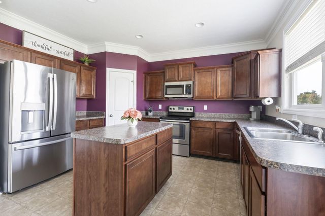 2425 Angelfire Drive, Grove City, OH 43123