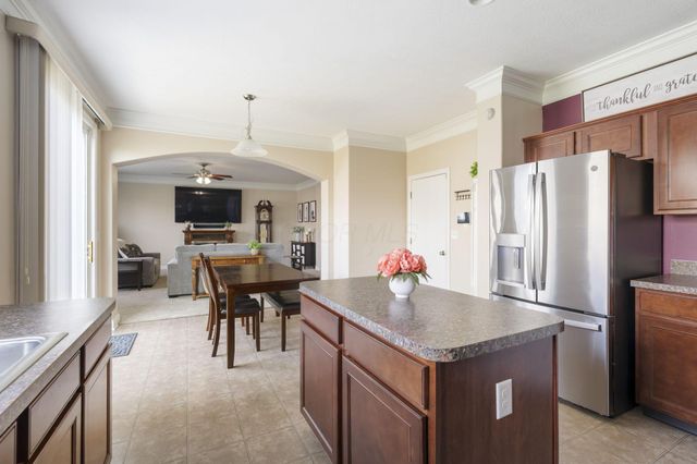 2425 Angelfire Drive, Grove City, OH 43123
