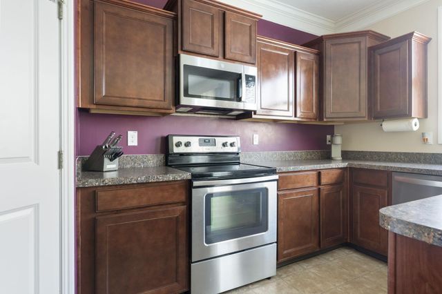 2425 Angelfire Drive, Grove City, OH 43123