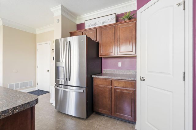 2425 Angelfire Drive, Grove City, OH 43123