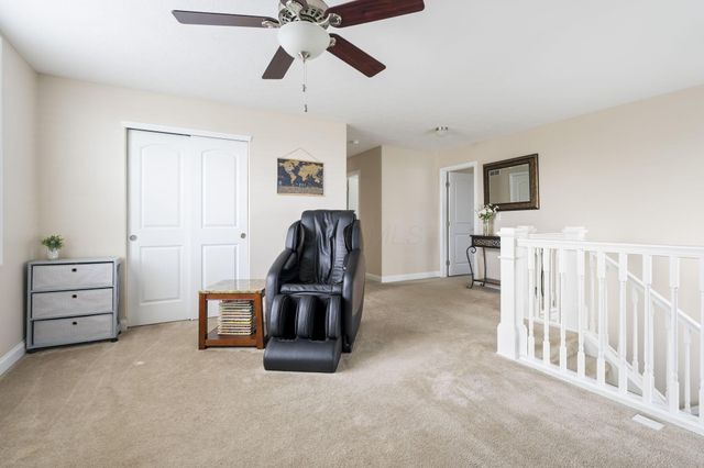 2425 Angelfire Drive, Grove City, OH 43123