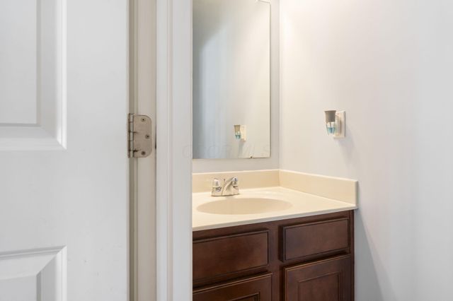 2425 Angelfire Drive, Grove City, OH 43123