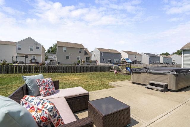 2425 Angelfire Drive, Grove City, OH 43123