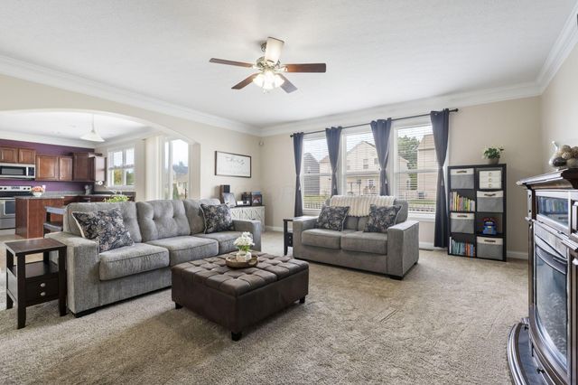 2425 Angelfire Drive, Grove City, OH 43123