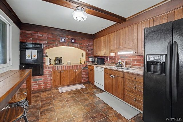 1658 Caravelle Drive, Niagara Falls, NY 14304