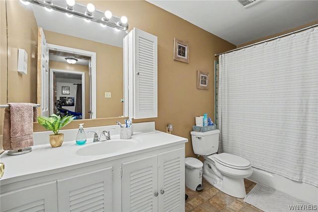1658 Caravelle Drive, Niagara Falls, NY 14304