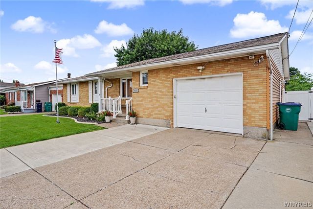 1658 Caravelle Drive, Niagara Falls, NY 14304