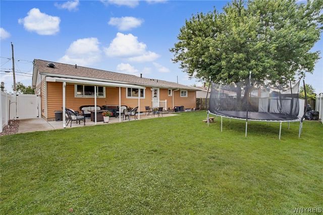 1658 Caravelle Drive, Niagara Falls, NY 14304