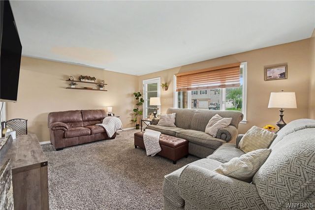 1658 Caravelle Drive, Niagara Falls, NY 14304