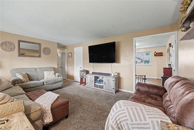 1658 Caravelle Drive, Niagara Falls, NY 14304