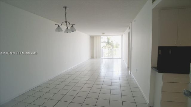 7832 Collins Ave 403, Miami Beach, FL 33141