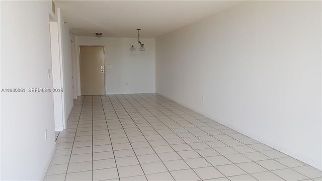 7832 Collins Ave 403, Miami Beach, FL 33141