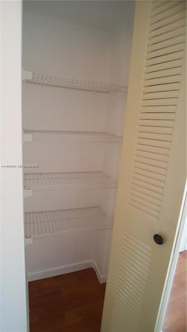 7832 Collins Ave 403, Miami Beach, FL 33141