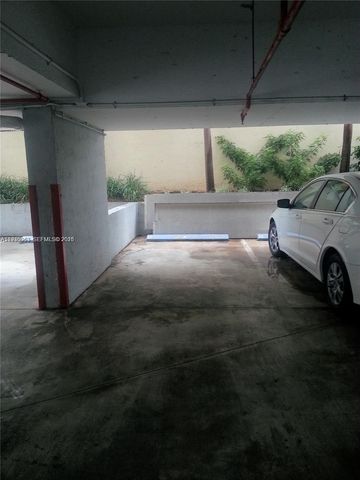 7832 Collins Ave 403, Miami Beach, FL 33141