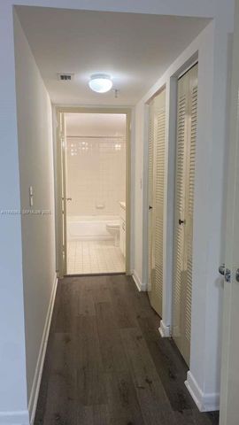 7832 Collins Ave 403, Miami Beach, FL 33141