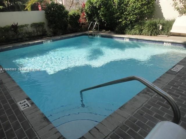 7832 Collins Ave 403, Miami Beach, FL 33141