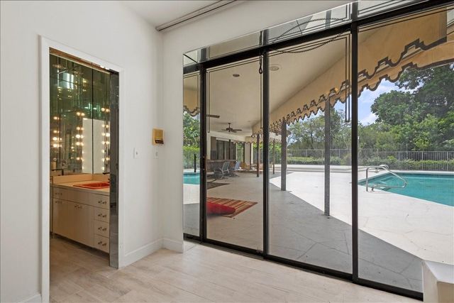 5304 Woodlands Blvd, Tamarac, FL 33319