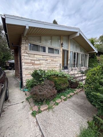 8354 S Kimbark Avenue, Chicago, IL 60619