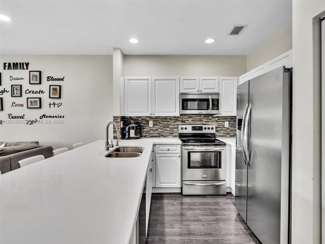 5779 NW 116th Ave 104, Doral, FL 33178