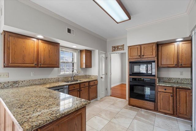 9168 SYCAMORE CREEK CV, Germantown, TN 38139